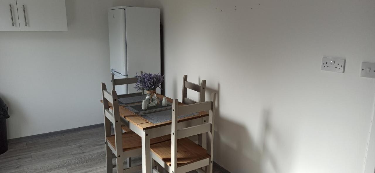 Сasa de vacaciones Broxtowe House -3 Bed House Parking
